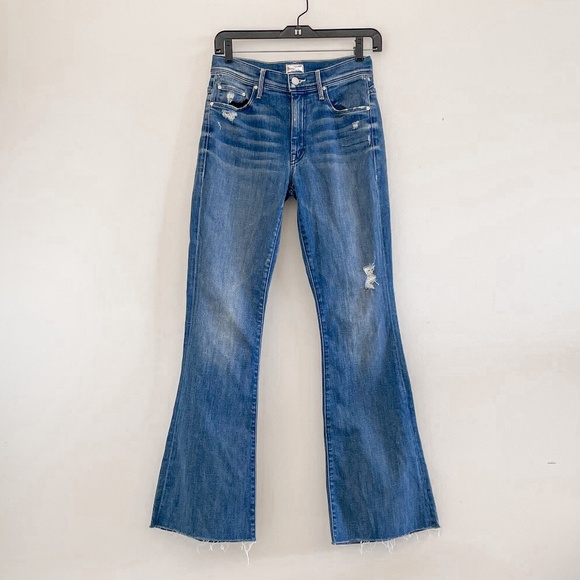 Mother The Weekender Fray Flare Jeans in Graffiti Girl 26 - Picture 5 of 12